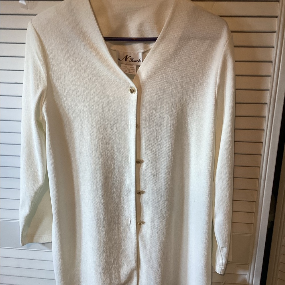 NTouch ladies style #4P92, long sleeve button up blouse, size medium, NWT